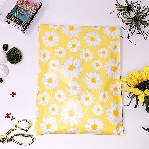 100 Pack - 10x13 PolyMailers - DAISY - yellow white creme